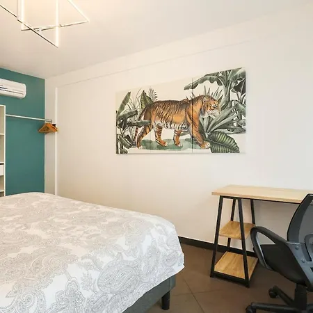 アパート 2room With Ac, 3 Min To The Beach, Small Garage *