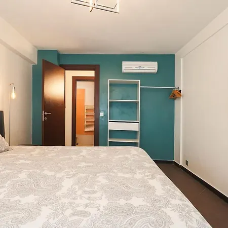 アパート 2room With Ac, 3 Min To The Beach, Small Garage