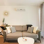 Apartment 2room With Ac, 3 Min To The Beach, Small Garage *