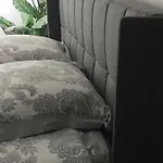 2room With Ac, 3 Min To The Beach, Small Garage Apartment