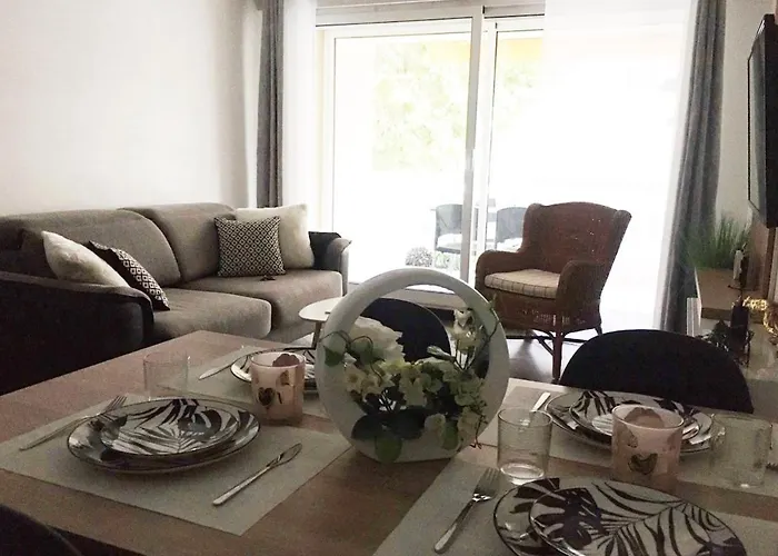 2room With Ac, 3 Min To The Beach, Small Garage