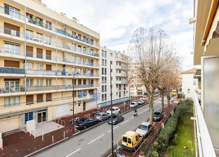 2room With Ac, 3 Min To The Beach, Small Garage Apartman Antibes